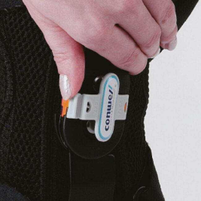 Ginocchiera con foro rotuleo Coolplus